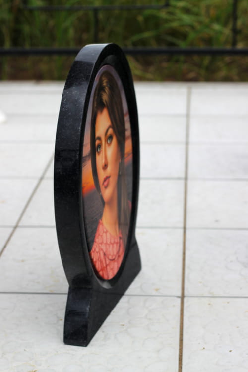 Рамка Гранитная Овал 30х37